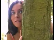 Девушка заблудилась в лесу порно